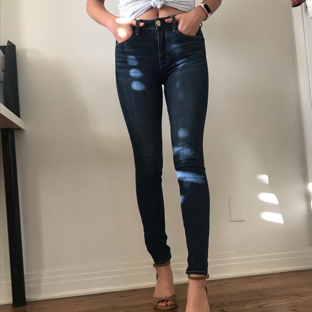 Dark wash American Eagle skinny jeans